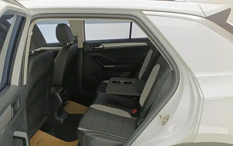 Volkswagen T-Roc I, 2023 год, 1 400 000 рублей, 13 фотография