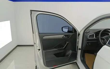 Volkswagen T-Roc I, 2023 год, 1 400 000 рублей, 12 фотография