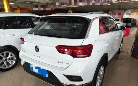Volkswagen T-Roc I, 2023 год, 1 295 000 рублей, 5 фотография