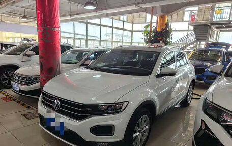 Volkswagen T-Roc I, 2023 год, 1 295 000 рублей, 3 фотография
