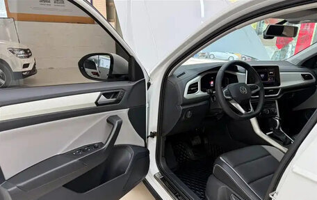 Volkswagen T-Roc I, 2023 год, 1 390 000 рублей, 9 фотография