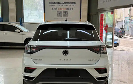 Volkswagen T-Roc I, 2023 год, 1 390 000 рублей, 6 фотография