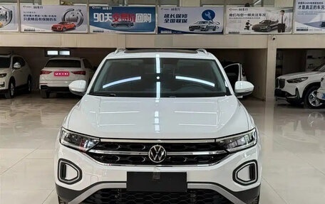 Volkswagen T-Roc I, 2023 год, 1 390 000 рублей, 1 фотография
