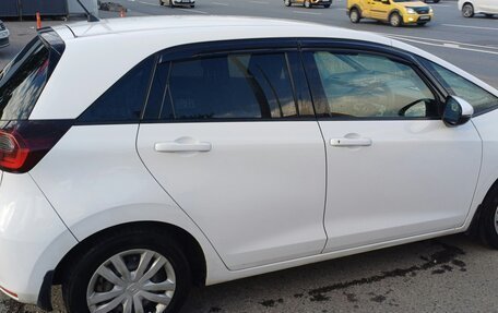 Honda Fit, 2022 год, 1 500 000 рублей, 4 фотография