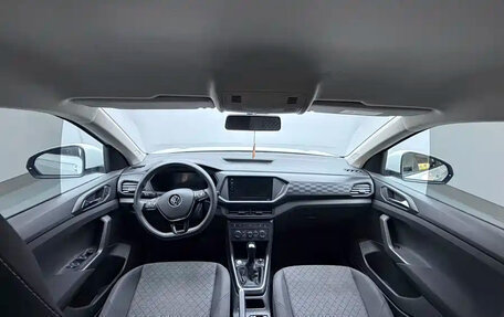 Volkswagen T-Cross I, 2023 год, 1 300 000 рублей, 9 фотография