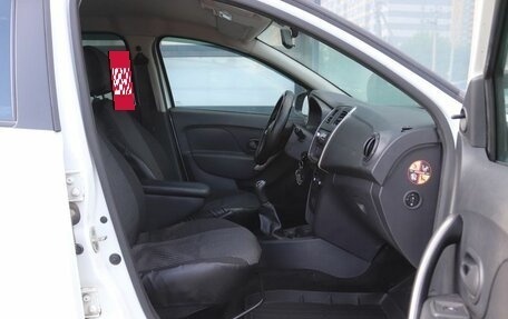 Renault Logan II, 2020 год, 959 000 рублей, 13 фотография