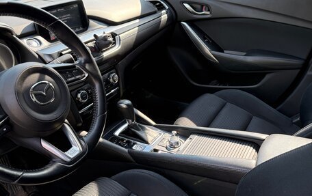Mazda 6, 2017 год, 1 999 000 рублей, 11 фотография