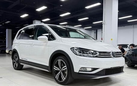 Volkswagen Touran III, 2022 год, 1 910 010 рублей, 5 фотография
