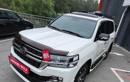 Toyota Land Cruiser 200, 2021 год, 11 200 000 рублей, 3 фотография