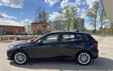 BMW 1 серия, 2021 год, 2 450 000 рублей, 3 фотография
