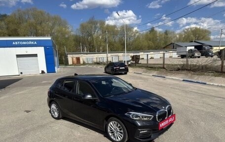 BMW 1 серия, 2021 год, 2 450 000 рублей, 11 фотография