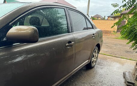 Toyota Avensis III рестайлинг, 2004 год, 560 000 рублей, 7 фотография