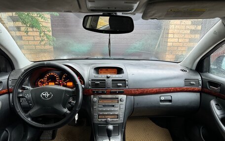 Toyota Avensis III рестайлинг, 2004 год, 560 000 рублей, 9 фотография