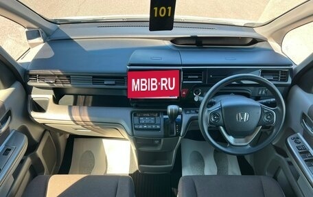 Honda Stepwgn IV, 2015 год, 1 899 999 рублей, 16 фотография