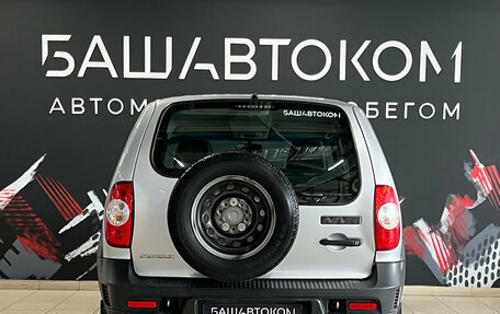 Chevrolet Niva I рестайлинг, 2017 год, 735 000 рублей, 5 фотография