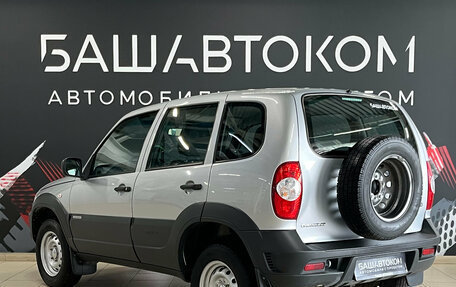 Chevrolet Niva I рестайлинг, 2017 год, 735 000 рублей, 4 фотография