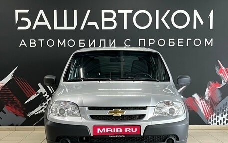 Chevrolet Niva I рестайлинг, 2017 год, 735 000 рублей, 2 фотография