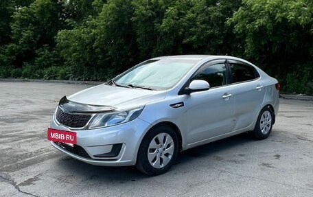 KIA Rio III рестайлинг, 2013 год, 380 000 рублей, 2 фотография