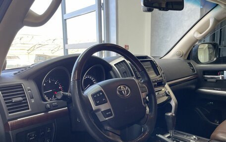 Toyota Land Cruiser 200, 2014 год, 3 750 000 рублей, 7 фотография