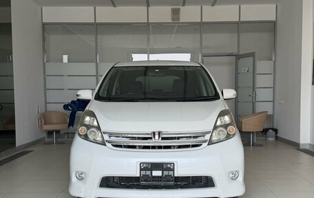 Toyota ISis I, 2010 год, 1 150 000 рублей, 2 фотография