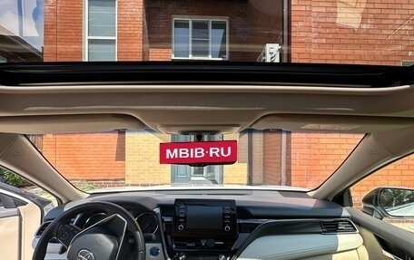 Toyota Camry, 2022 год, 2 700 000 рублей, 16 фотография
