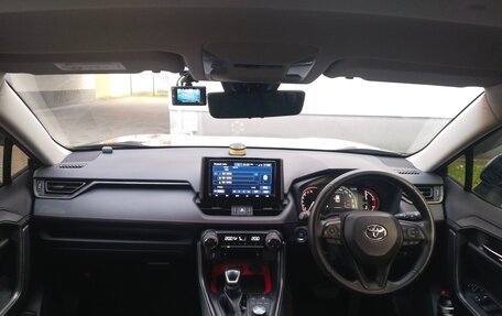 Toyota RAV4, 2021 год, 3 500 000 рублей, 2 фотография