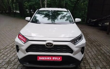 Toyota RAV4, 2019 год, 2 500 000 рублей, 1 фотография