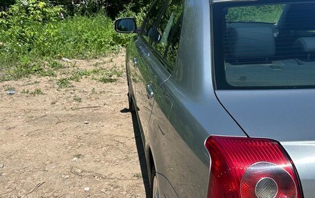 Toyota Avensis III рестайлинг, 2007 год, 900 000 рублей, 1 фотография