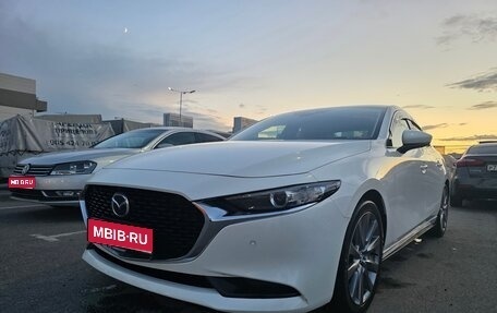 Mazda 3, 2021 год, 1 800 000 рублей, 1 фотография