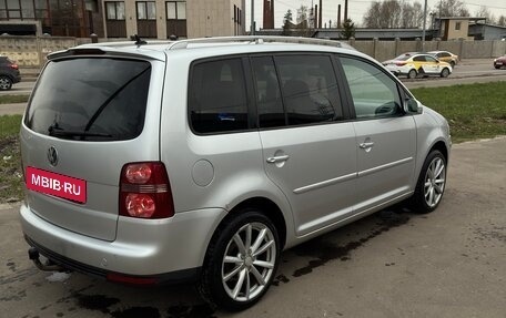 Volkswagen Touran III, 2008 год, 650 000 рублей, 4 фотография