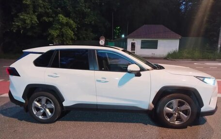 Toyota RAV4, 2019 год, 2 500 000 рублей, 4 фотография