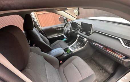 Toyota RAV4, 2019 год, 2 500 000 рублей, 9 фотография