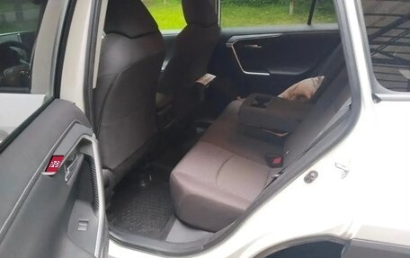 Toyota RAV4, 2019 год, 2 500 000 рублей, 6 фотография