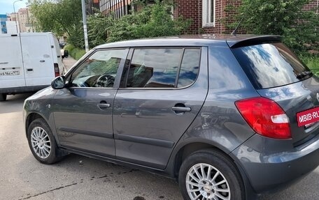 Skoda Fabia II, 2010 год, 830 000 рублей, 3 фотография
