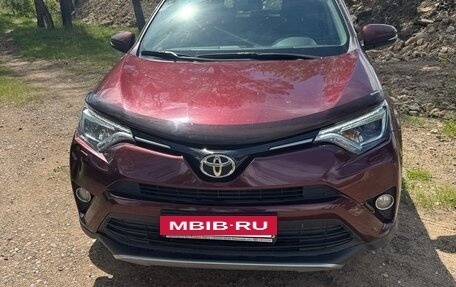 Toyota RAV4, 2017 год, 2 700 000 рублей, 2 фотография