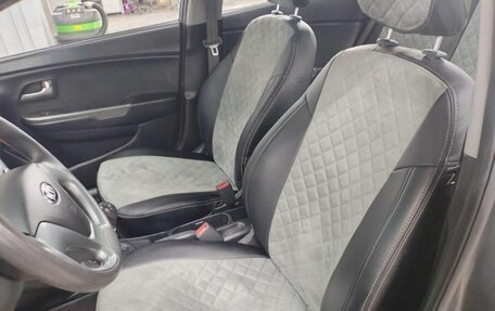 KIA Rio III рестайлинг, 2015 год, 767 200 рублей, 21 фотография