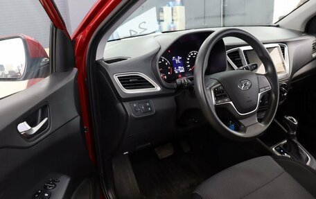 Hyundai Solaris II рестайлинг, 2021 год, 1 630 000 рублей, 8 фотография