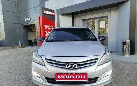 Hyundai Solaris II рестайлинг, 2015 год, 890 000 рублей, 2 фотография