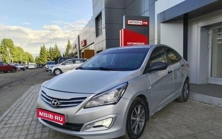 Hyundai Solaris II рестайлинг, 2015 год, 890 000 рублей, 3 фотография