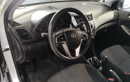 Hyundai Solaris II рестайлинг, 2015 год, 890 000 рублей, 8 фотография