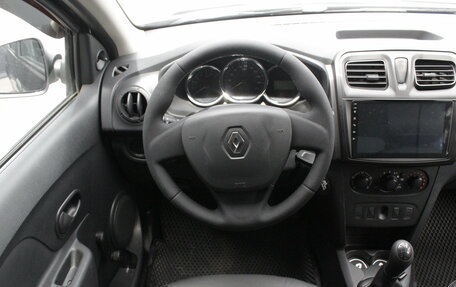 Renault Logan II, 2018 год, 910 000 рублей, 9 фотография