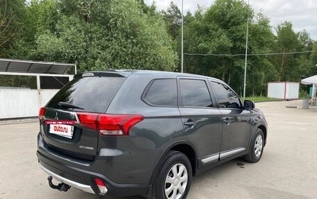 Mitsubishi Outlander III рестайлинг 3, 2015 год, 1 600 000 рублей, 6 фотография