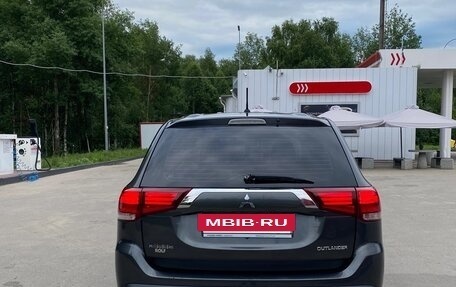 Mitsubishi Outlander III рестайлинг 3, 2015 год, 1 600 000 рублей, 7 фотография