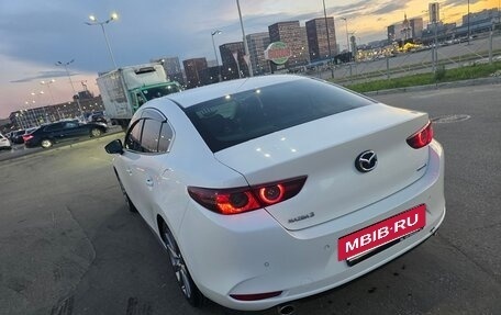 Mazda 3, 2021 год, 1 800 000 рублей, 9 фотография