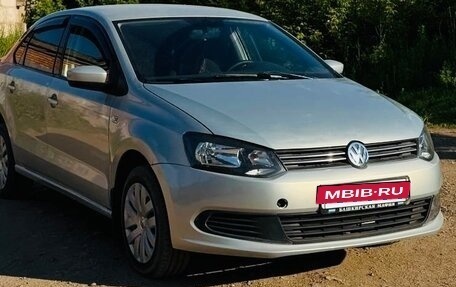 Volkswagen Polo VI (EU Market), 2011 год, 390 000 рублей, 2 фотография