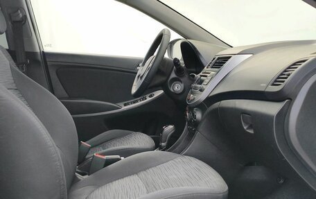 Hyundai Solaris II рестайлинг, 2015 год, 950 000 рублей, 11 фотография