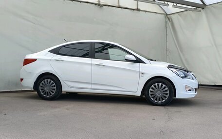 Hyundai Solaris II рестайлинг, 2015 год, 950 000 рублей, 9 фотография