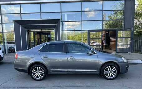 Volkswagen Jetta VI, 2007 год, 562 084 рублей, 4 фотография