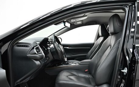 Toyota Camry, 2018 год, 2 105 000 рублей, 13 фотография