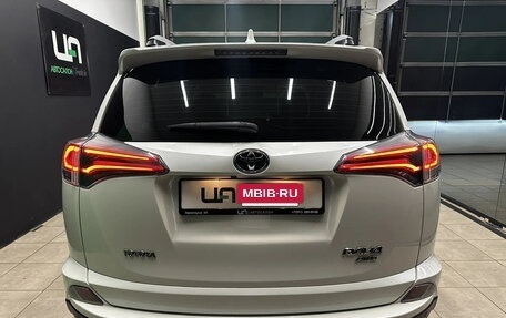 Toyota RAV4, 2018 год, 2 200 000 рублей, 5 фотография